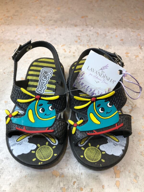 Chinelo na cor preto