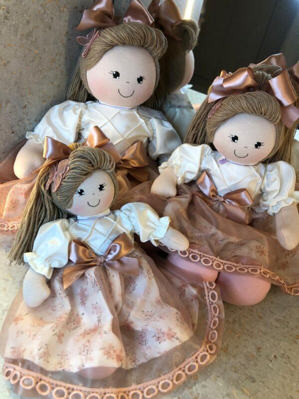 Boneca de pano branco com rosê tamanho P (valor unitário)
